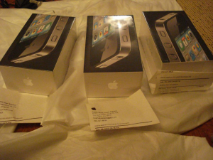 Brand New Original Apple iPhone 4 HD 32G