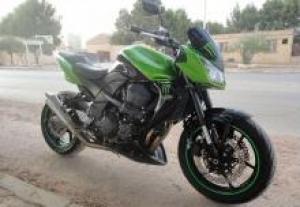 MOTO KAWASAKI Z 750 2011