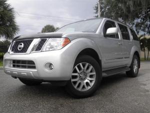 2012 NISSAN PATHFINDER LE 4X4
