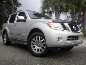 USED NISSAN PATHFINDER LE 2012