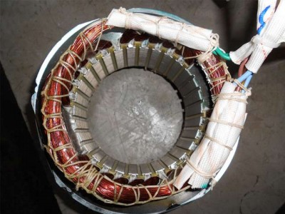 مولدات كهرباء بملف نحاس بقدرات مختلفة 2 و 3 و 5 و 6 كيلو وات صافى