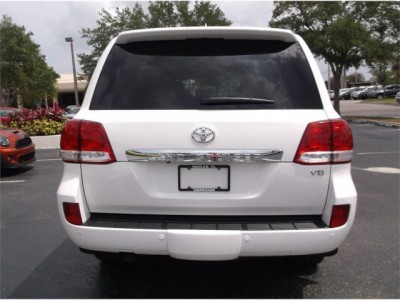 TOYOTA LAND CRUISER 2011 FULLY AUTOMATIC