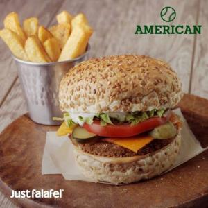 فطارك احلي مع السندوتش الامريكي من | جست فلافل | الكويت |