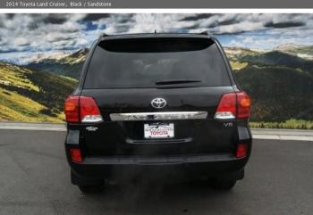 تويوتا لاند كروزر 2014 لون أسود للبيع هنا هو رقم ال WhatsApp بلدي 002348056560988