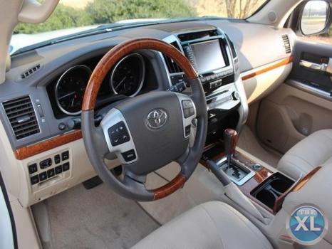 بيع 2014 تويوتا لاند كروزر جيب