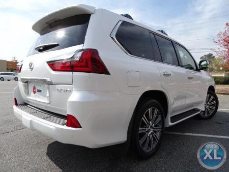 LADY DRIVEN LX570 2016 GULF SPEC