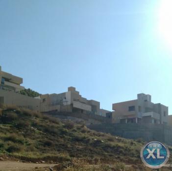 ارض للبيع في ماحص تبعد 1.5كم عن ضريح الملكة علياء