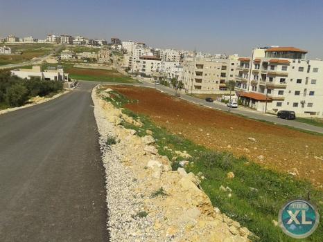 ارض للبيع في البنيات تبعد 345م عن شارع المطار
