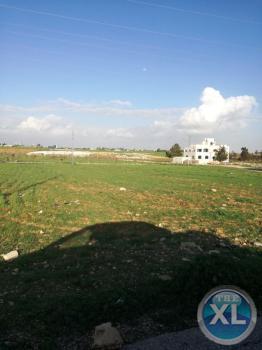 ارض للبيع في القسطل / تبعد كيلومتر واحد عن شارع المطار