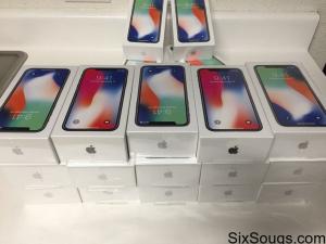 Apple iPhone X 256GB Unlocked == $700