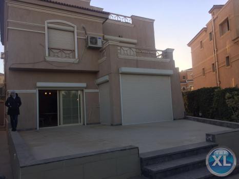 فيلا بالتجمع الخامس بكمبوند جراند ريزيدنس