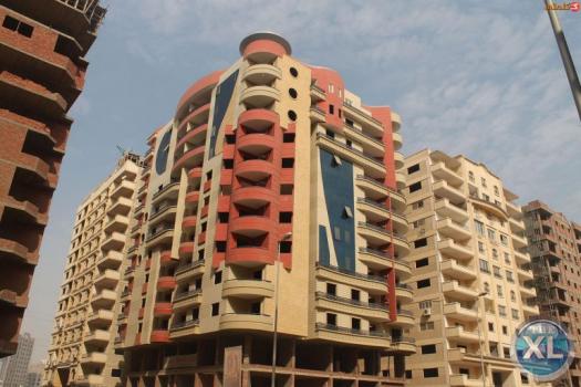 شقه للايجار تصلح حضانه  في النزهه الجديده