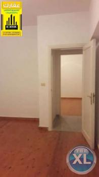 للبيع شقه مساحه 135م ( حي الاشجار امام دريم لاند)  تشطيب الشركه دوراول واجهه ومش مجروحه الغرف بحرى والريسيبشن قبلى فيو رائع العمارة وتقع فى منطقه