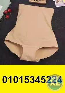 بوش اب علي شكل شورت يبرز الأرداف ويرفعها